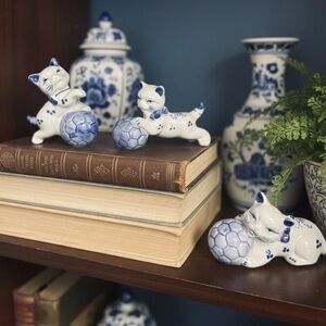Blue & White Porcelain Playing Kittens – Set of 3 (Chinoiserie/ Delft-Style)